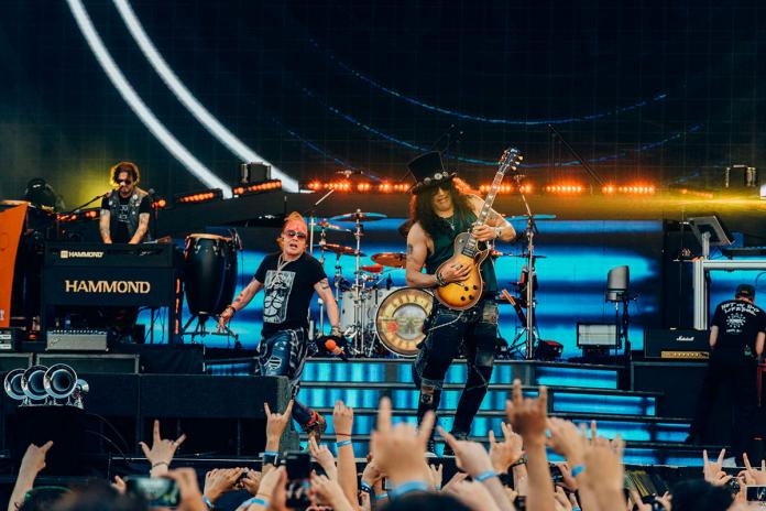 El exmánager de GUNS N’ ROSES, Alan Niven, demanda a la banda por intentar bloquear su biografía